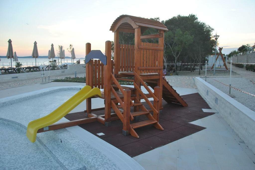 Apartmani Astrado Petrčane Exterior foto