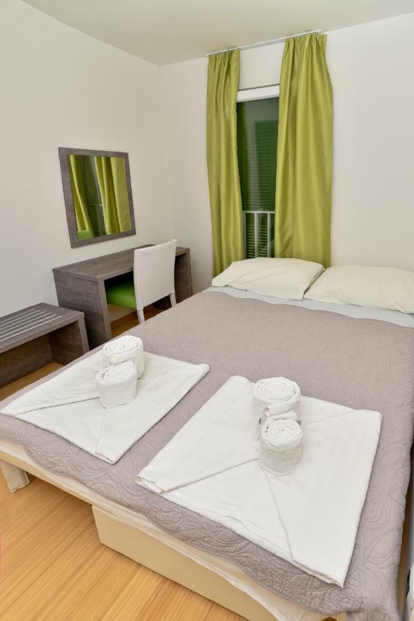 Apartmani Astrado Petrčane Exterior foto